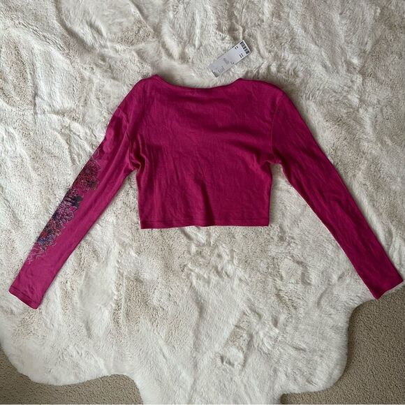 NWT Urban Outfitters UO size M pink y2k ed hardy style cropped long sleeve - Picture 11 of 11